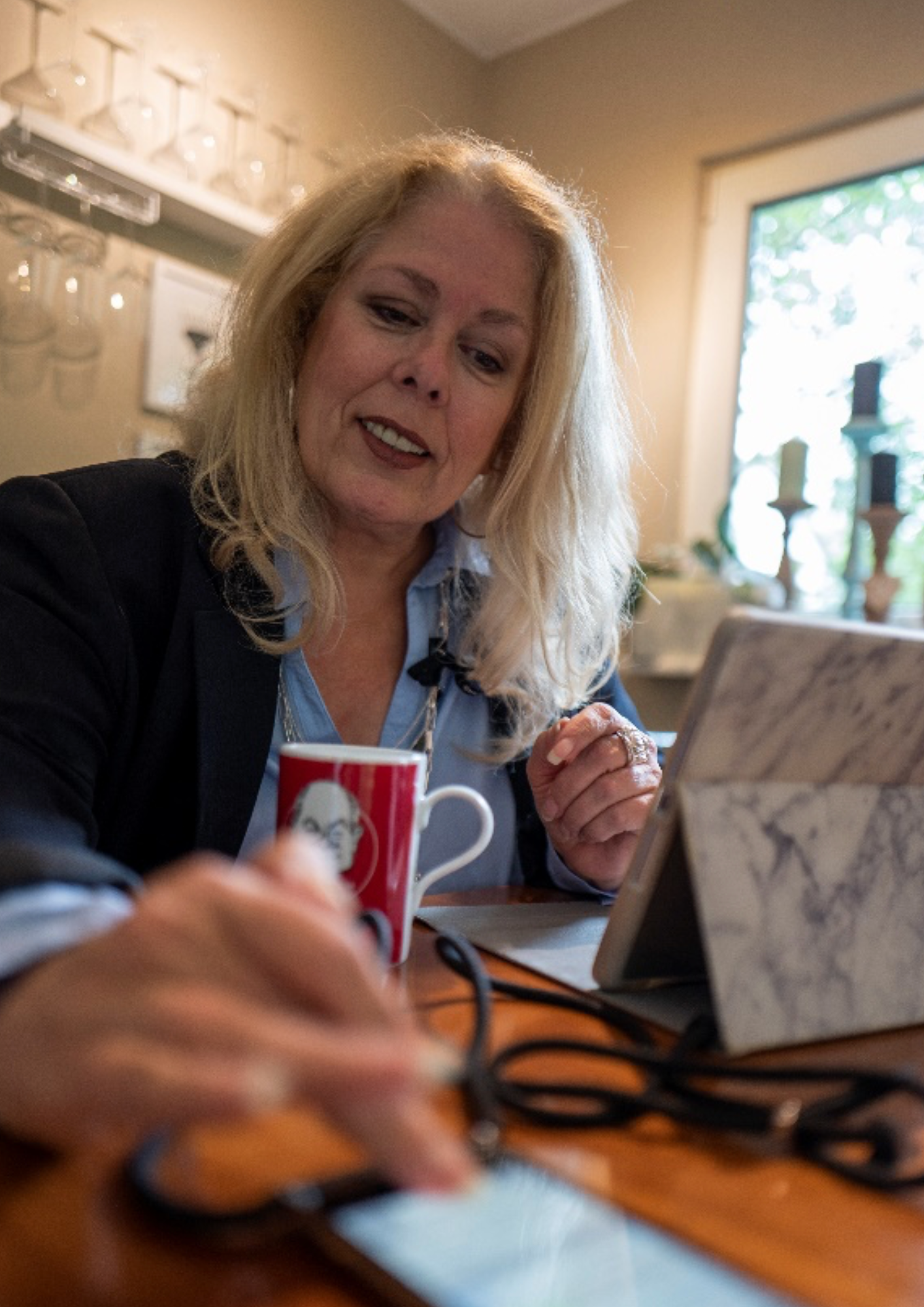 Marion Meyer, checkt Social-Media